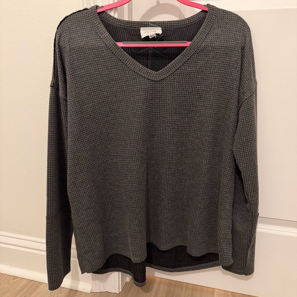 ANDREE BY UNIT Charcoal V-Neck Waffled Shirt